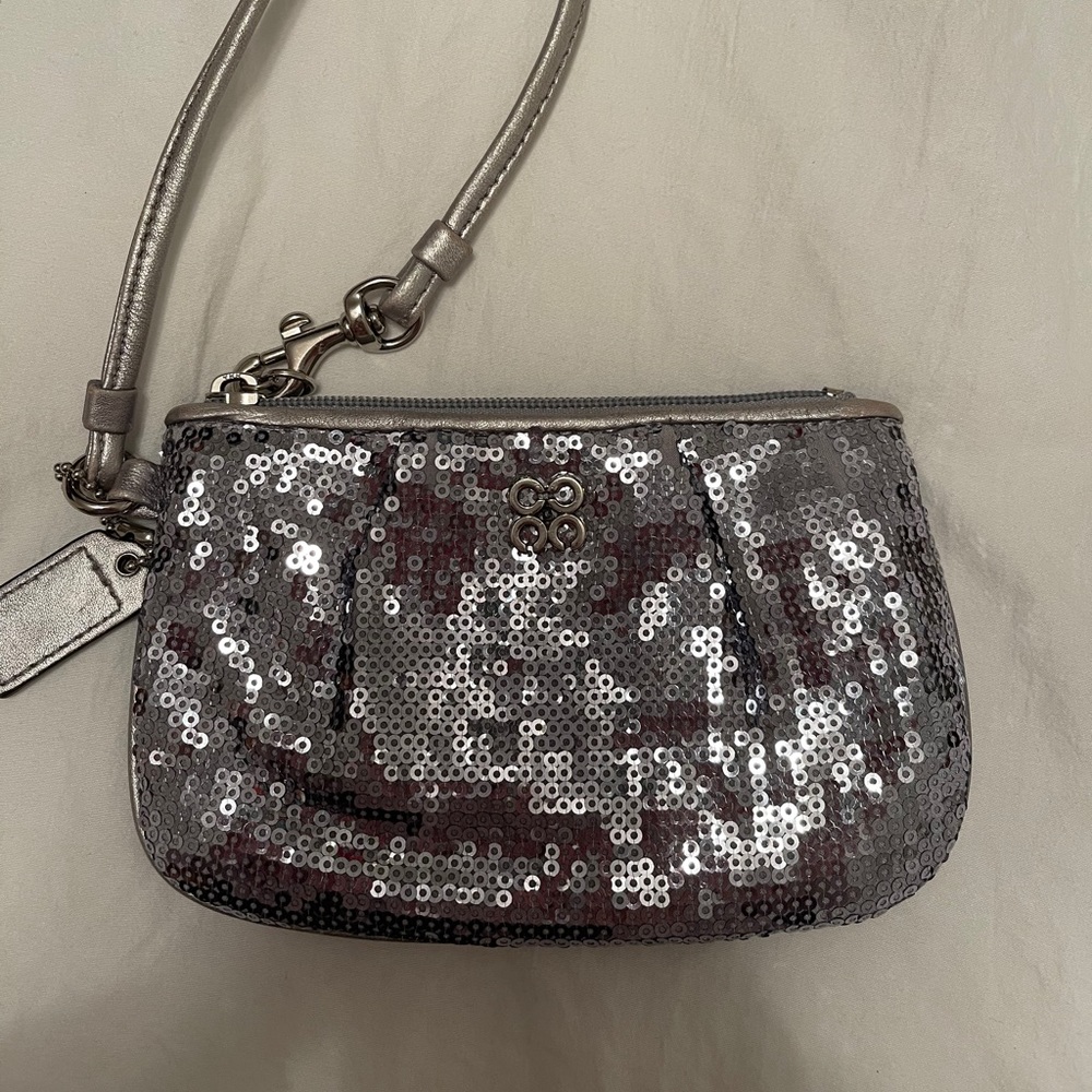 ✨Coach Wristlet/Wallet✨